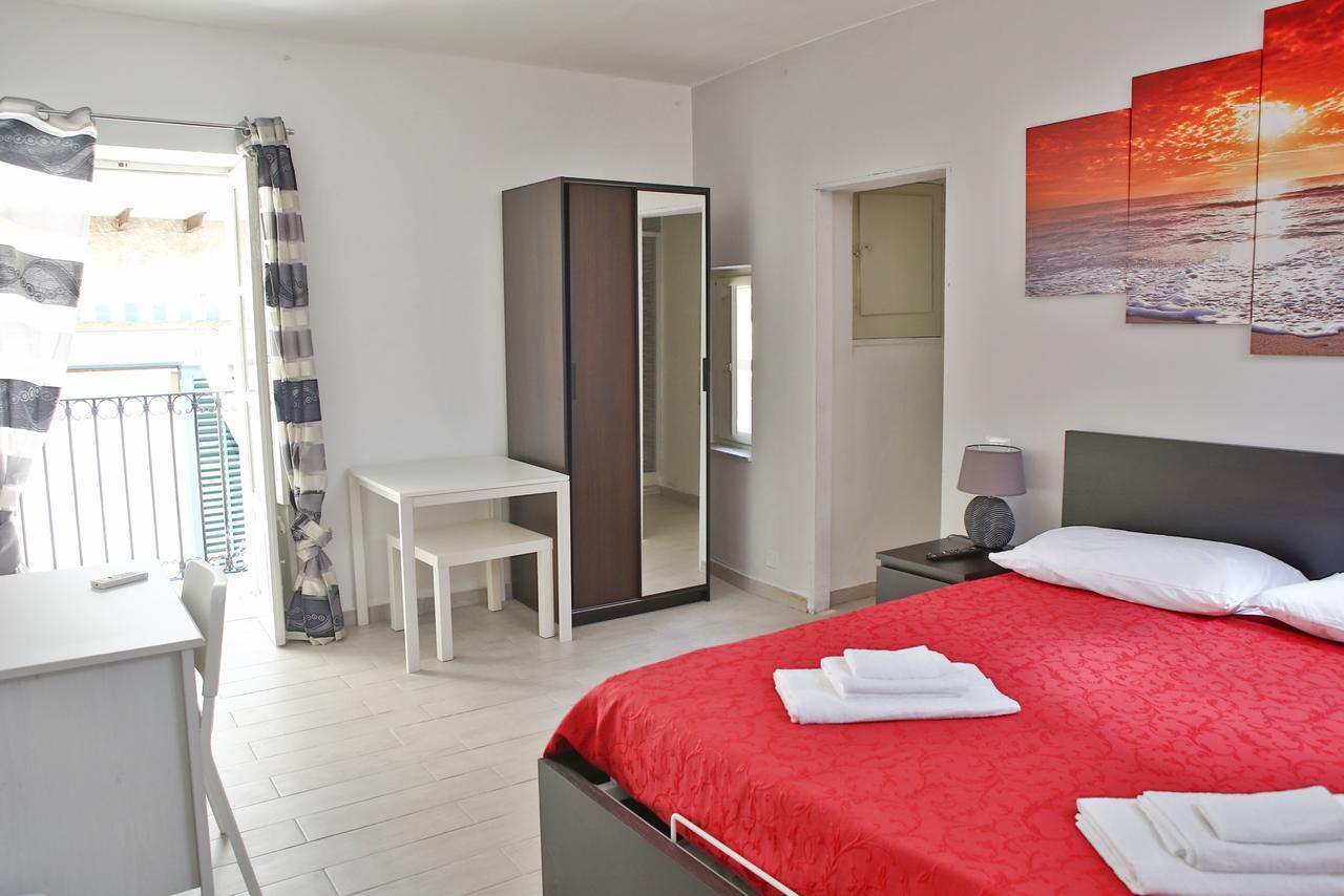 Palazzo Melnis Bed & Breakfast Чефалу Екстериор снимка